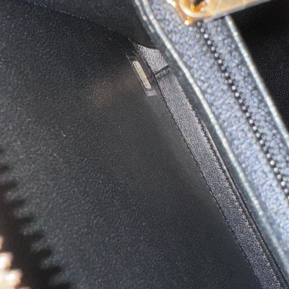 *SOLD*CHANEL Caviar Quilted Medium CC Filigree Vanity Case - NWT - Picture 6 of 12